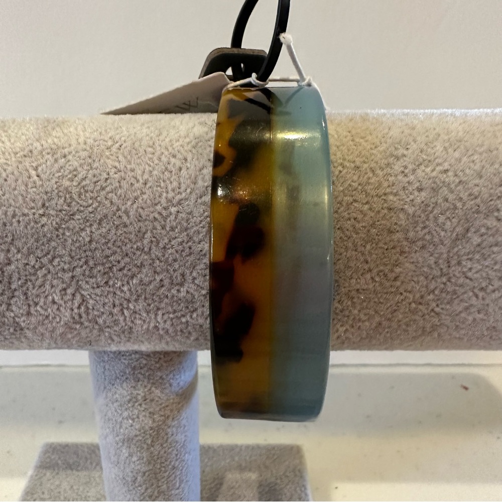 NWT J. Crew Bangle Bracelet- gold tone interior, faux tortoise & blue acrylic - Picture 3 of 14